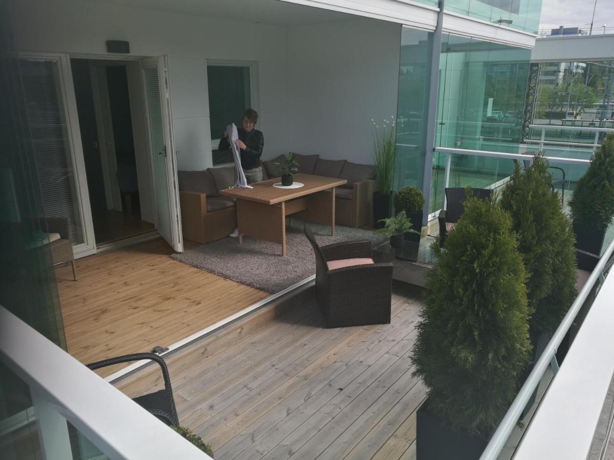 Starhomes Double Lux 8 Oulu Exterior photo